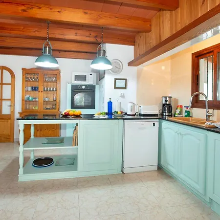 Les Oliveres Vall De Colonya By Vintage Travel *