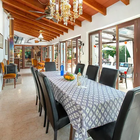 Les Oliveres Vall De Colonya By Vintage Travel