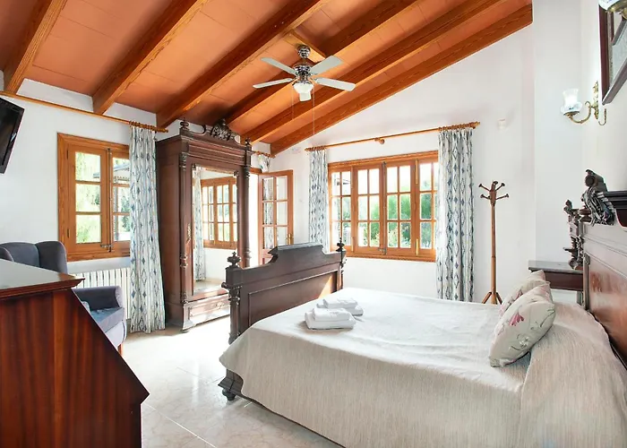 Les Oliveres Vall De Colonya By Vintage Travel Villa *